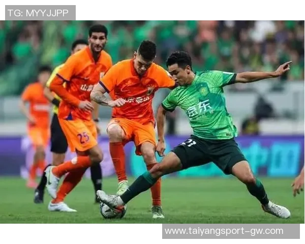 感谢张源三年拼搏与奉献为球队带来的荣耀与进步